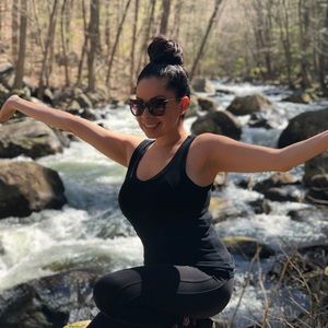 Meet your Posher, Violeta